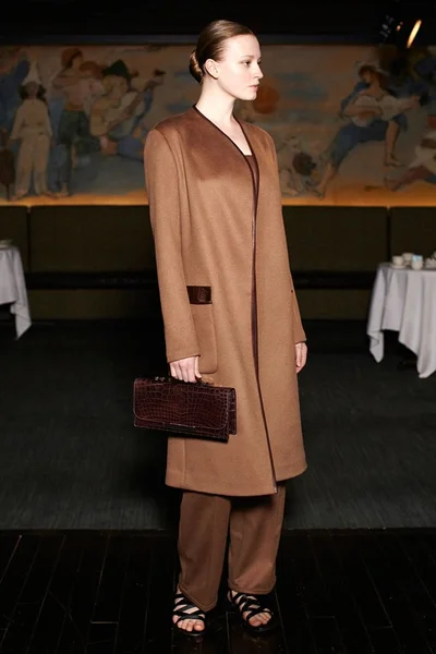 Look 7